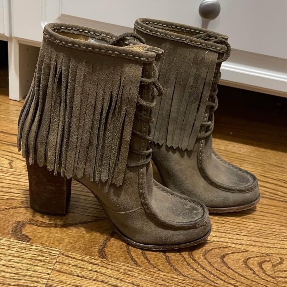 Frye boots Parker Fringe